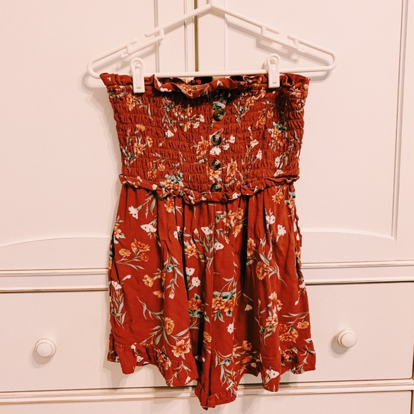 American Eagle Outfitters Dresses & Skirts - American Eagle Strapless Romper *THE BEST ROMPER*